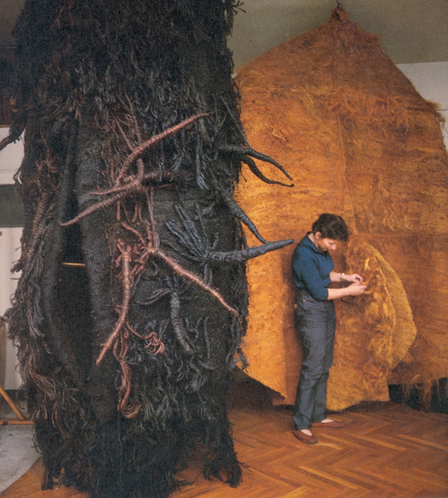 Magdalena Abakanowicz at work on Abakan Round, 1967 and Yellow Abakan, 1967-1968

(from Museum of Contemporary Art, Chicago cat. p. 56).