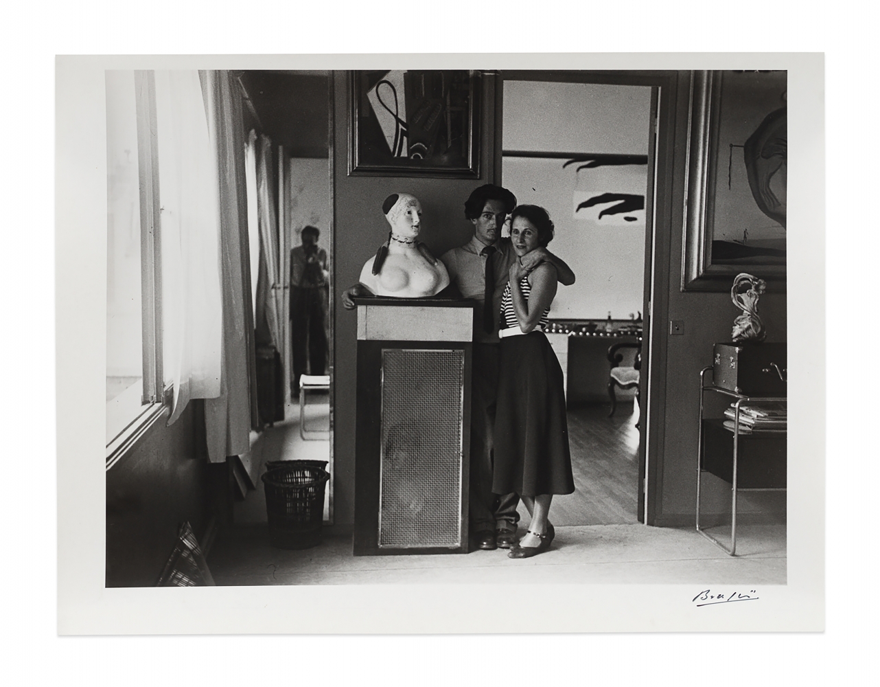 Dal&iacute; et Gala dans leur studio Parisien, 14e, Paris&nbsp;(Dal&iacute; and Gala in their Paris studio, Fourteenth Arondissement, Paris), c. 1932-1933