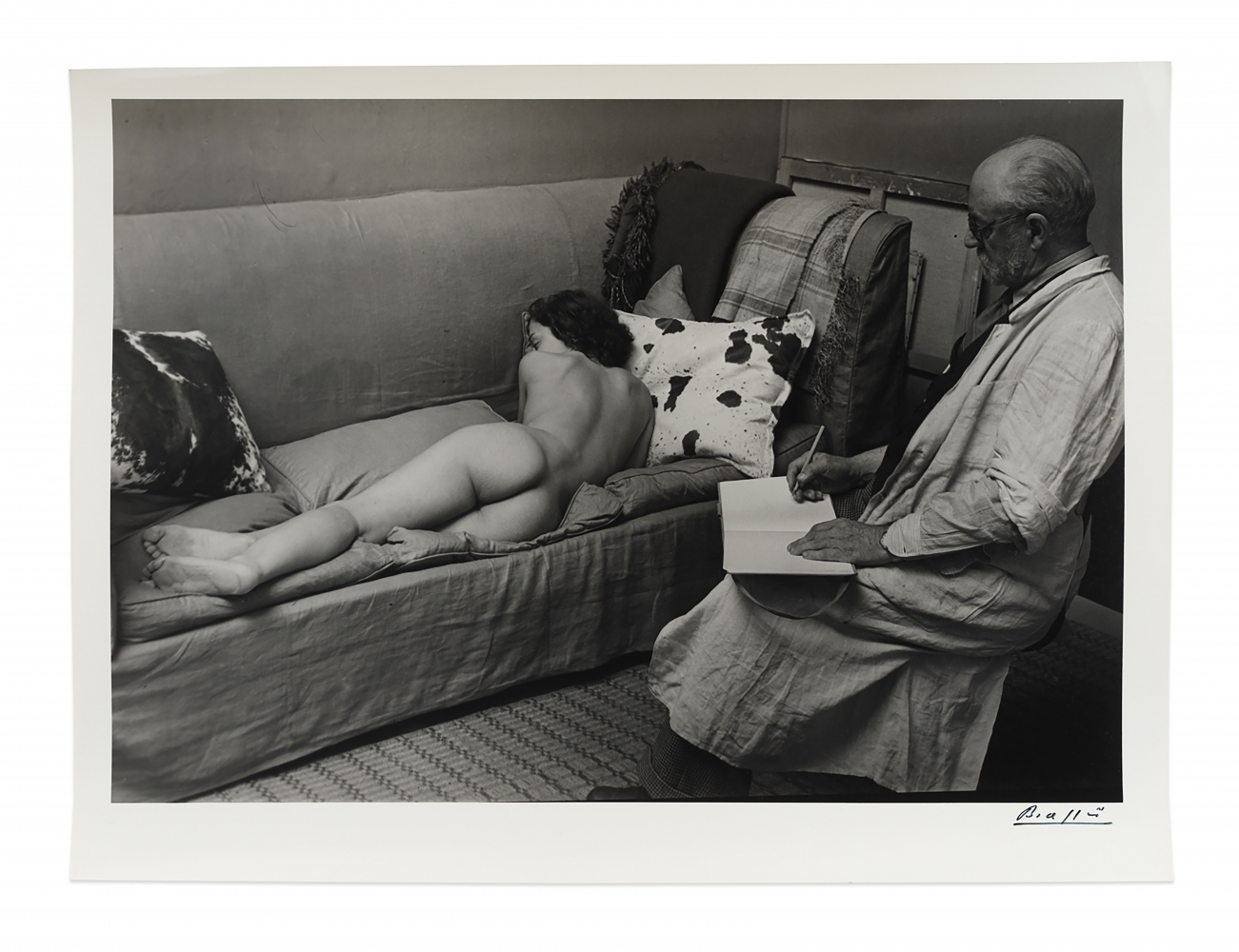 Matisse dessinant un nu allong&eacute; &agrave; Paris, Villa d&rsquo;Al&eacute;sia&nbsp;(Matisse drawing a reclining model, Villa d&rsquo;Al&eacute;sia, Paris), 1939&nbsp;